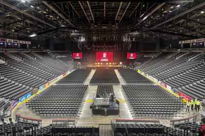 d&b SL-Series delivers speech clarity for Roy Keane and Roddy Doyle arena shows