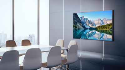 Maxhub launches digital signage product