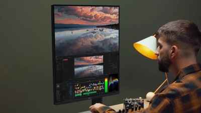 LG looks to transform multi-tasking with dual vertical display