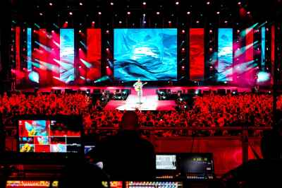 Pixera media servers add backbone to One FM Starnight show