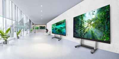 ViewSonic debuts foldable 135-in LED display kit
