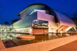 Orpheus theatre upgrades PA and VA to IP-based Bosch Praesensa