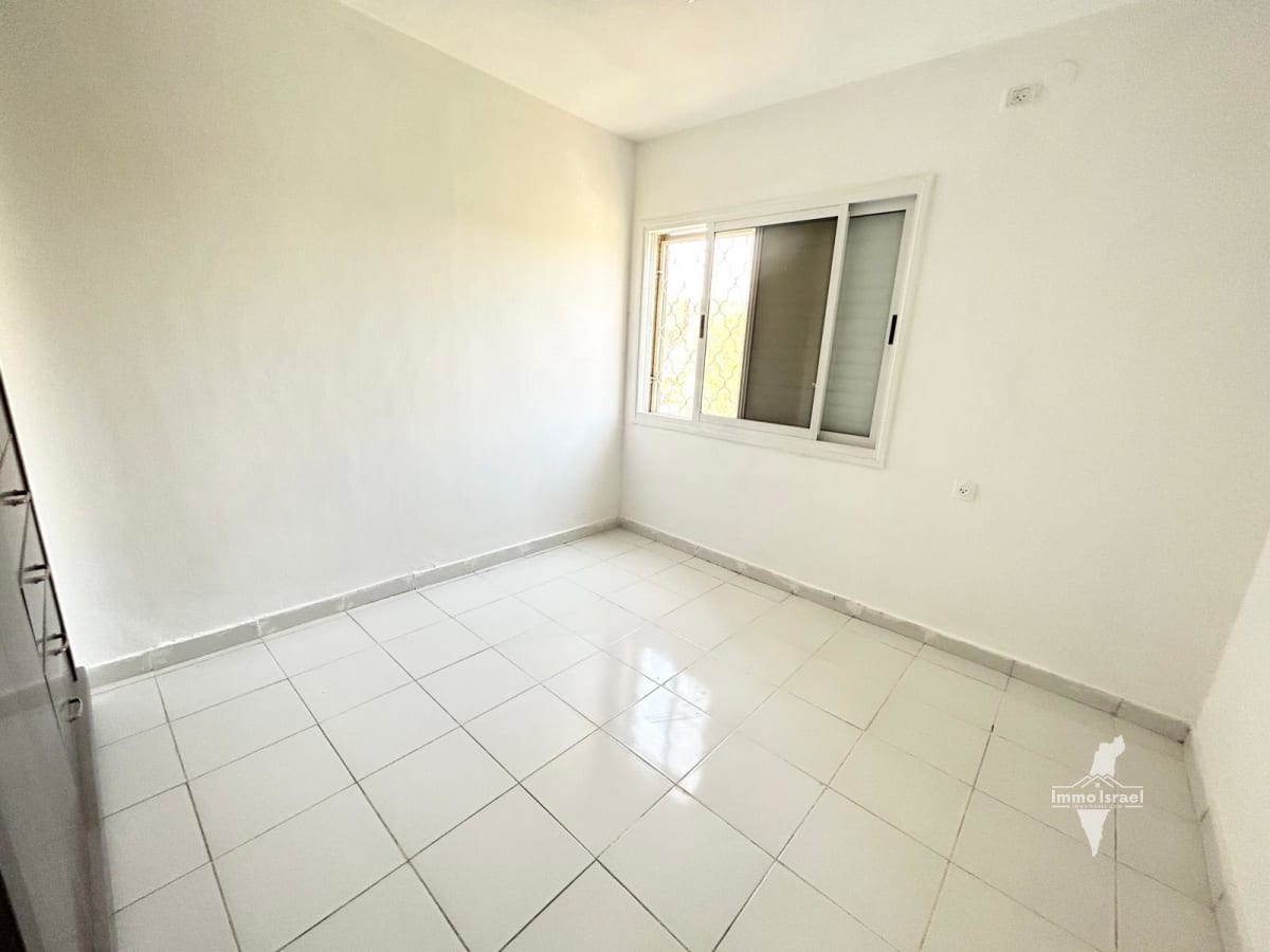Apartment on Derech Metsada, the most sought-after area in Bet Neighborhood