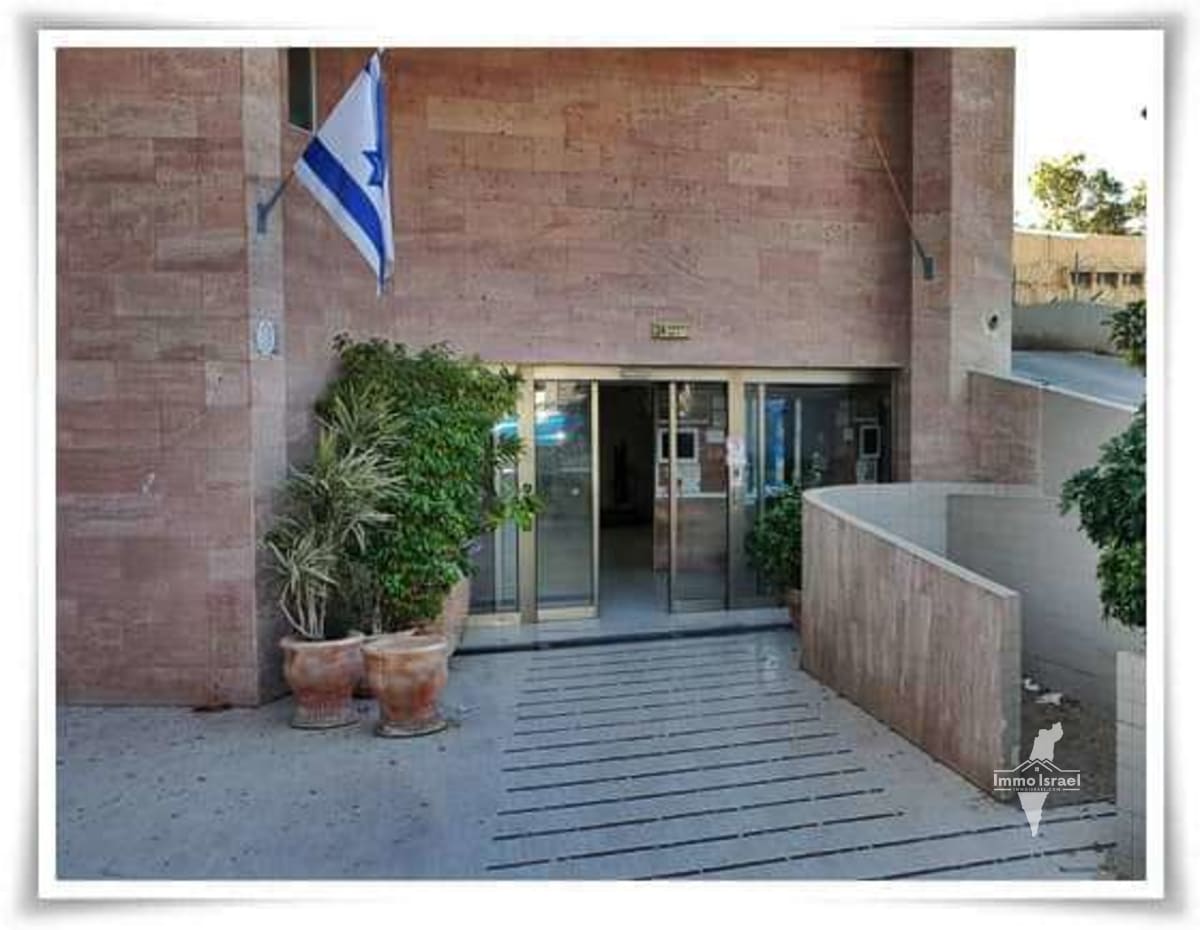 Two-room Apartment for Sale in Gimel Neighborhood