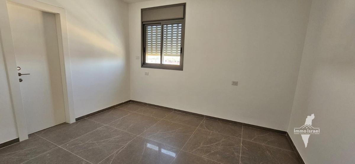 Appartement neuf et exclusif de 3 pièces à louer à Neot Hadarim