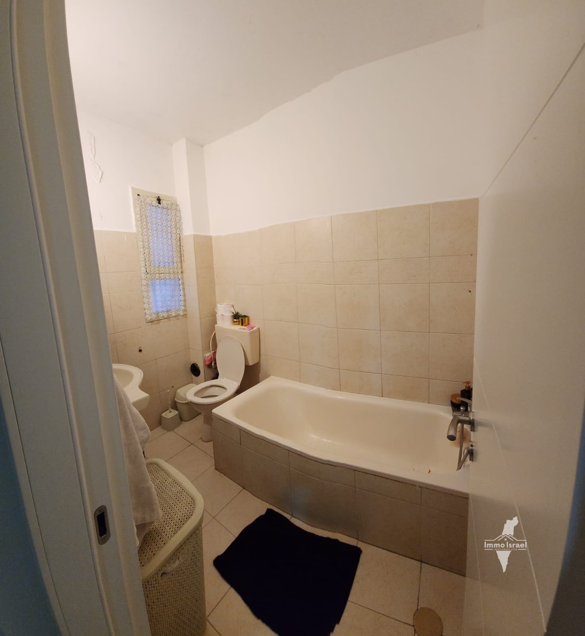 4-Room Apartment in Neve Ze'ev, Shlomo Tene Street