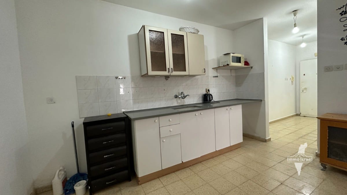 3-Room Apartment for Sale in Migdalei Gilat