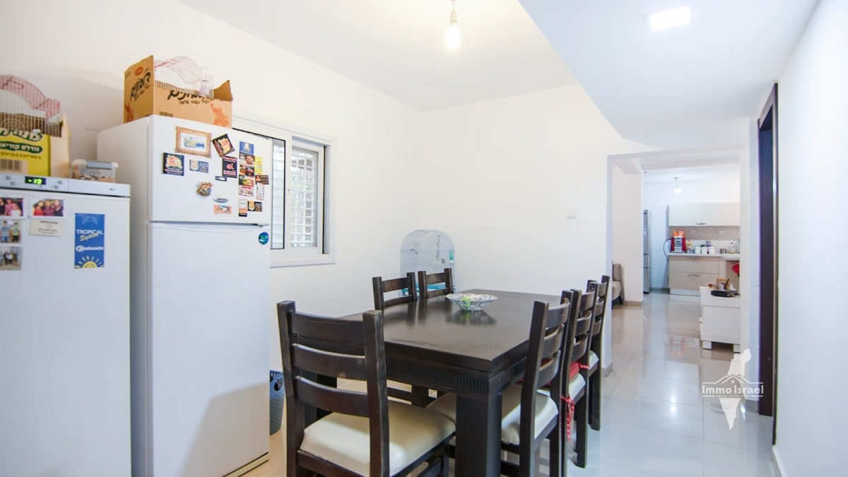 For Sale: 6-Room Garden Apartment Shahal Street