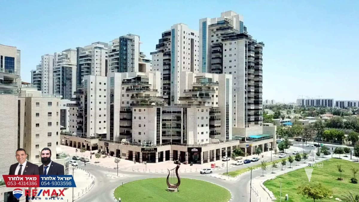 For Sale Luxury Penthouse with 6 Rooms on Yaakov Cohen Street