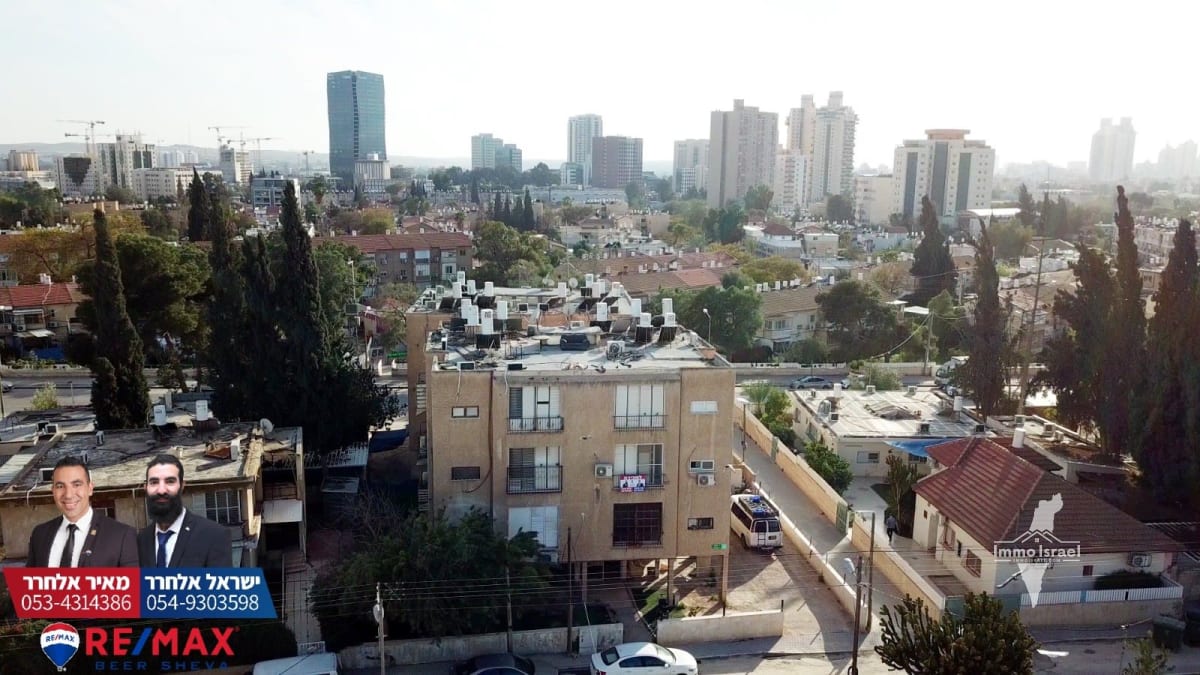 For Sale: 4-Room Property in Gimel Neighborhood on HaNoter Street