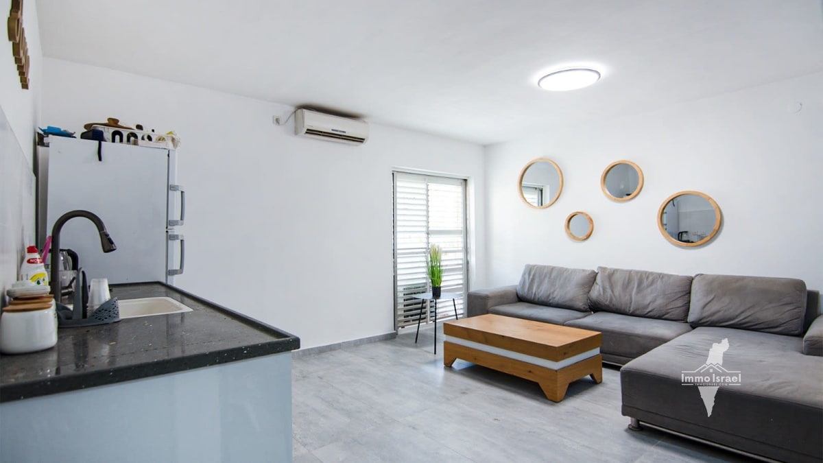 For Sale: 3-Room Apartment in Vav HaHadasha Neighborhood After Appreciation