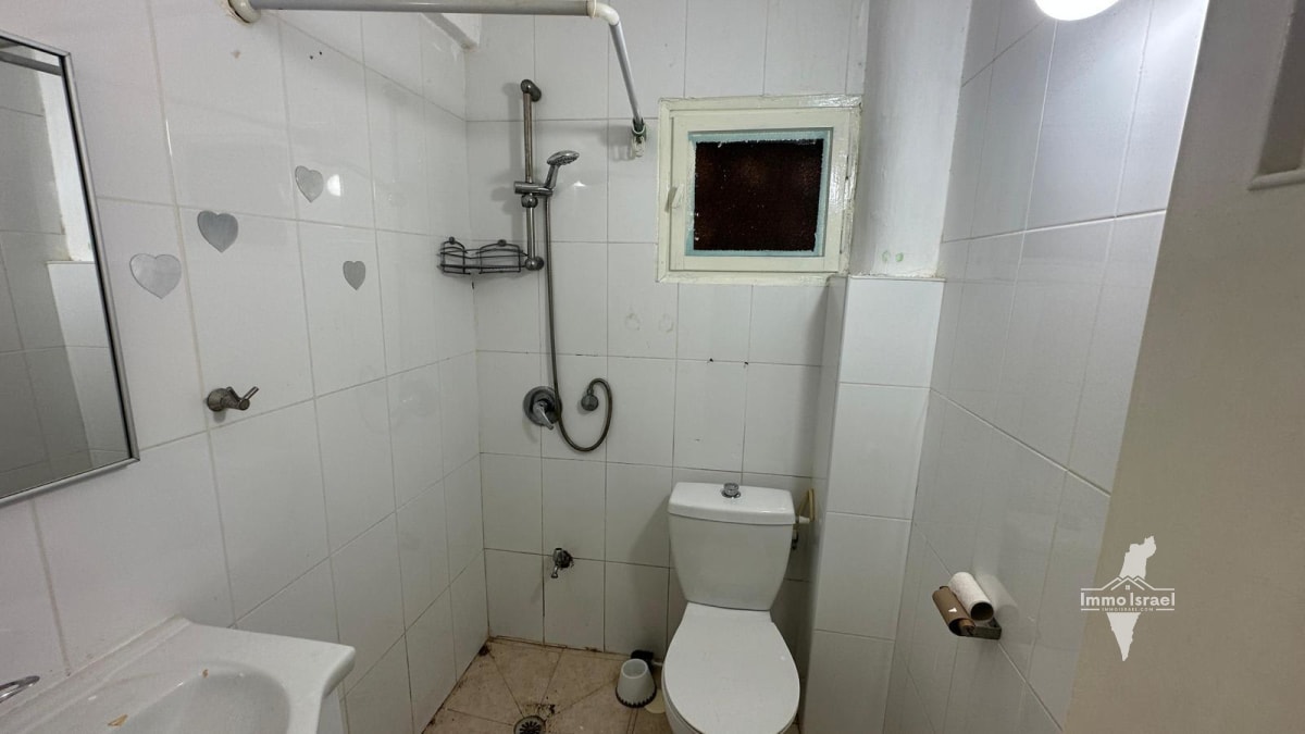 For sale: 3-room garden apartment in neighborhood Dalet on Yoel HaShofet Street