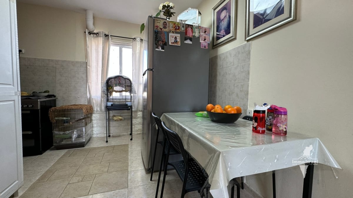 For Sale: 3-Room Apartment on Osvaldo Aranha