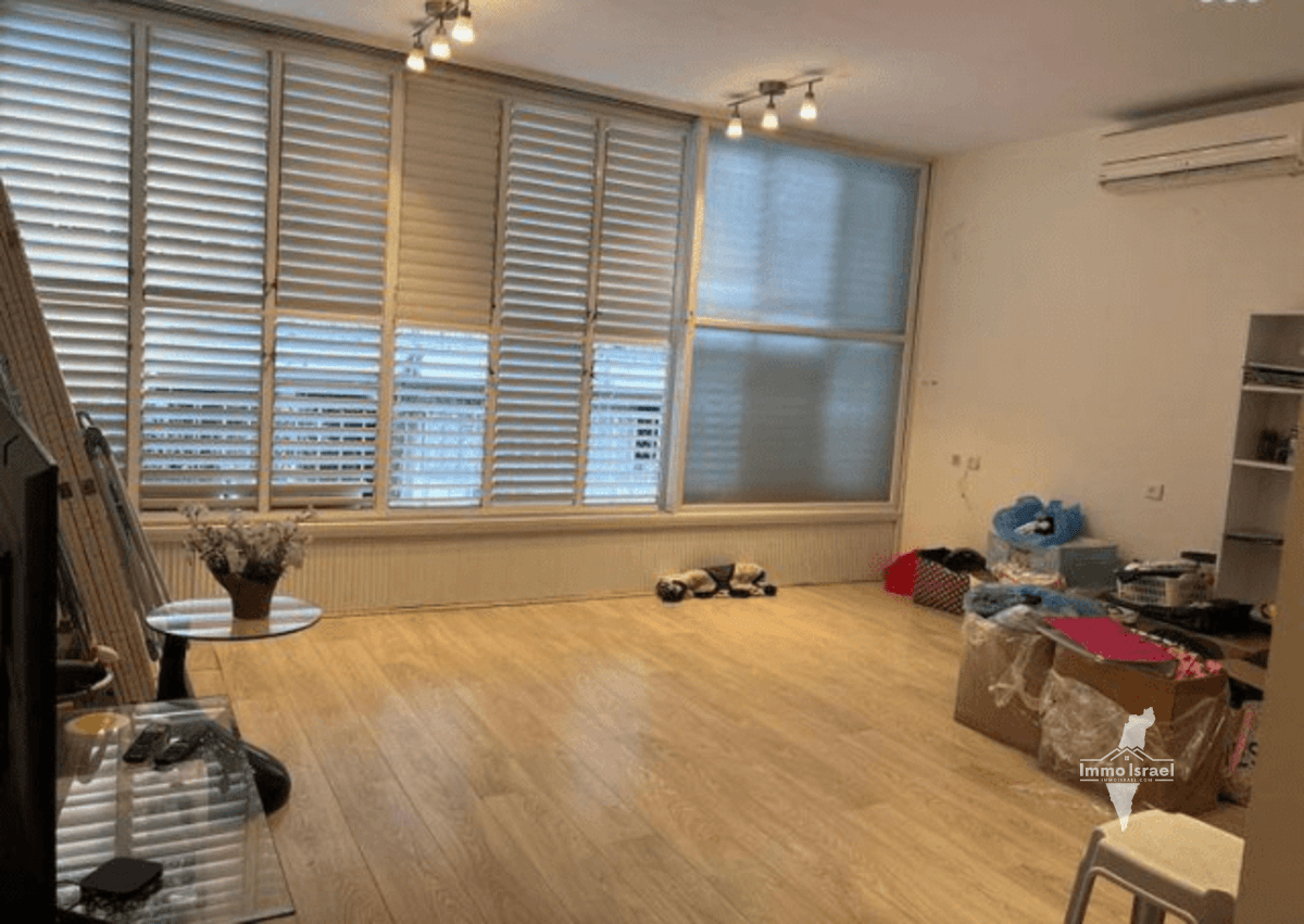 À vendre appartement de 3 pièces sur la rue Shimon Hatarsi