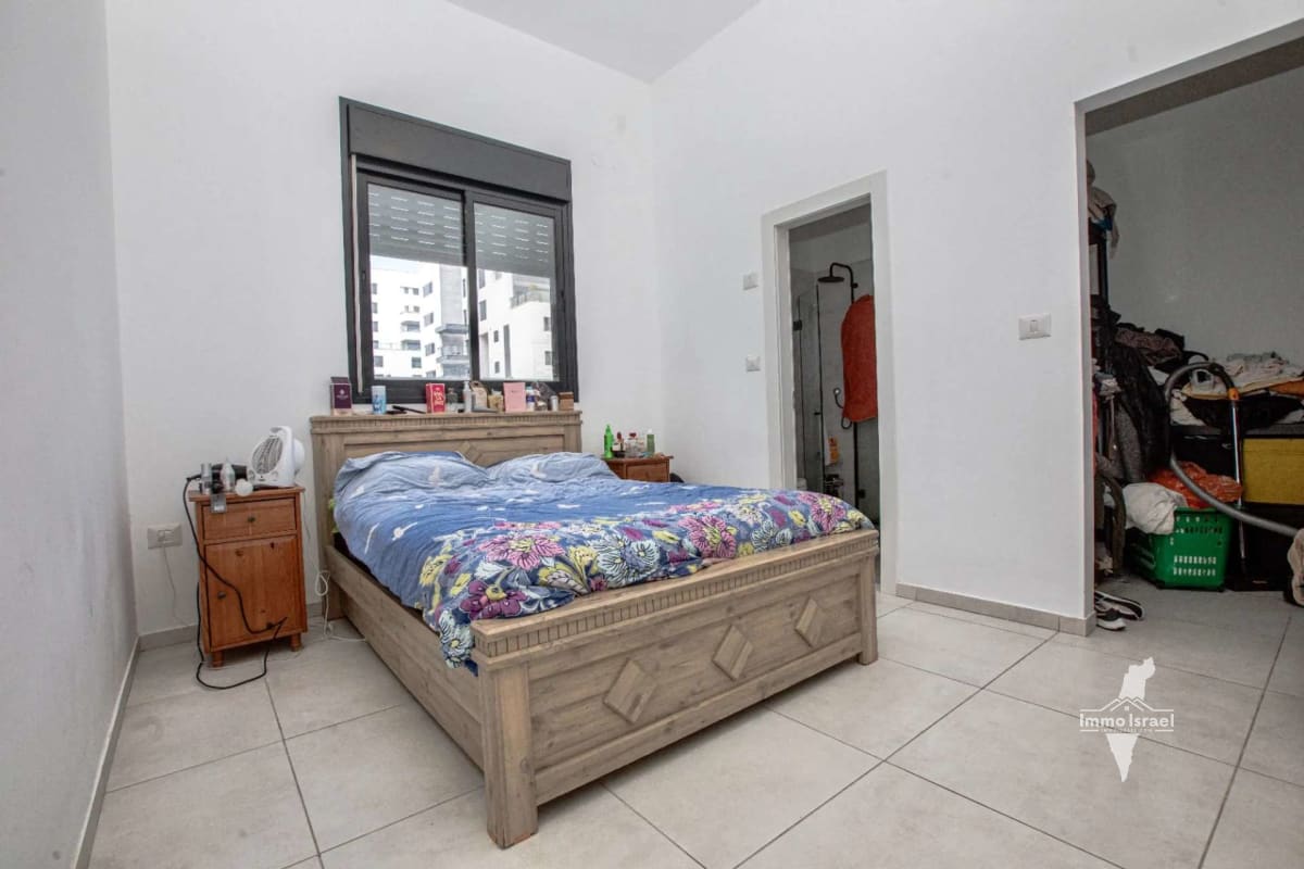 5-room Apartment for Sale in Or Yehuda