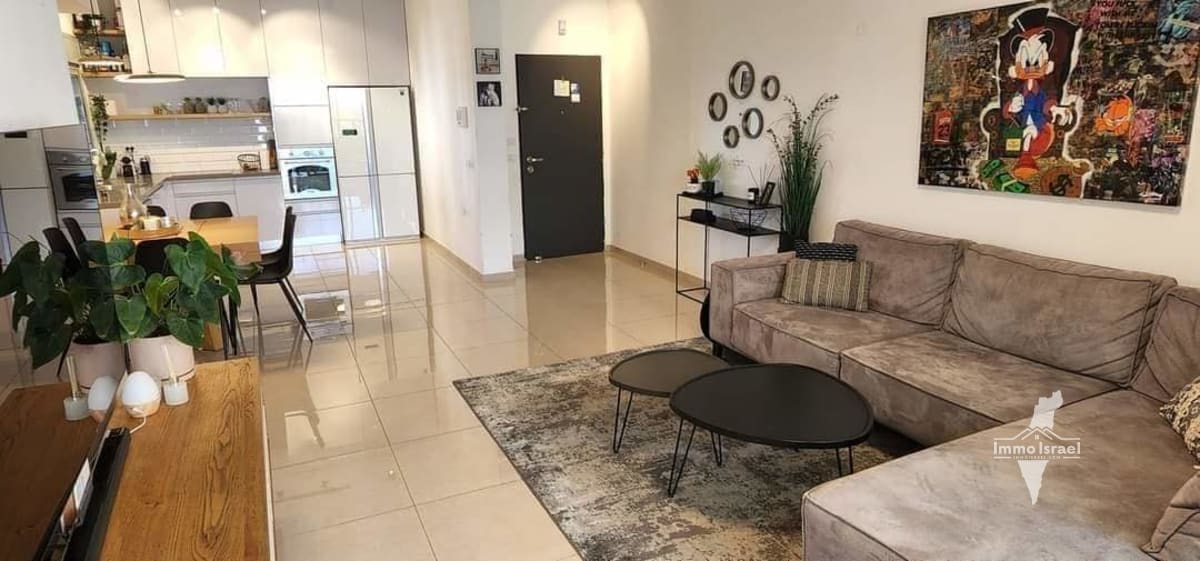 For Sale: 4-Room Apartment at 4 Orloff Street, North Tel Aviv