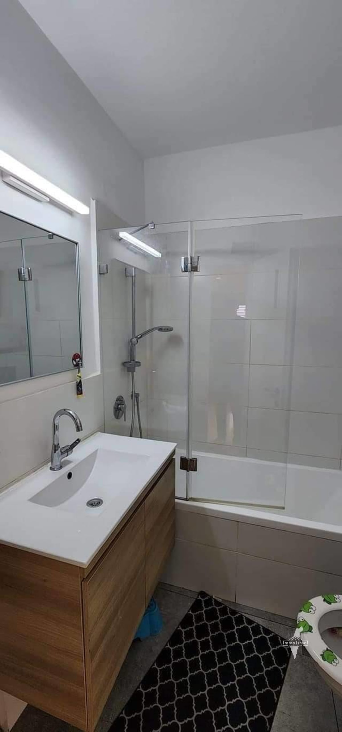 4-bedroom Apartment for Sale in the Hamishtala Neighborhood