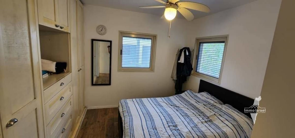 4-bedroom Apartment for Sale in the Hamishtala Neighborhood