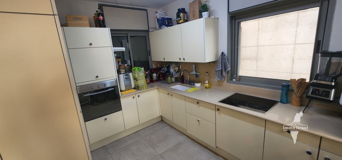 Duplex penthouse de 5 pièces à louer dans le quartier de Hamishtala