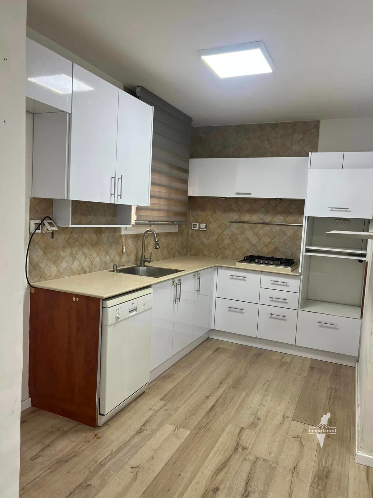 להשכרה דירת 4 חדרים בנווה זאב באר שבע