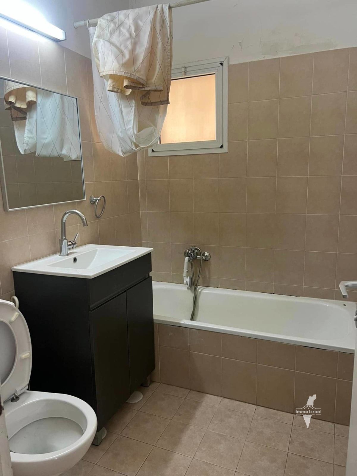 For Rent: 4-Room Apartment in Neve Ze'ev, Be'er Sheva