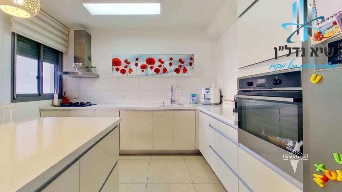 For Sale: 5-room Apartment in Neot Rabin, Yavne