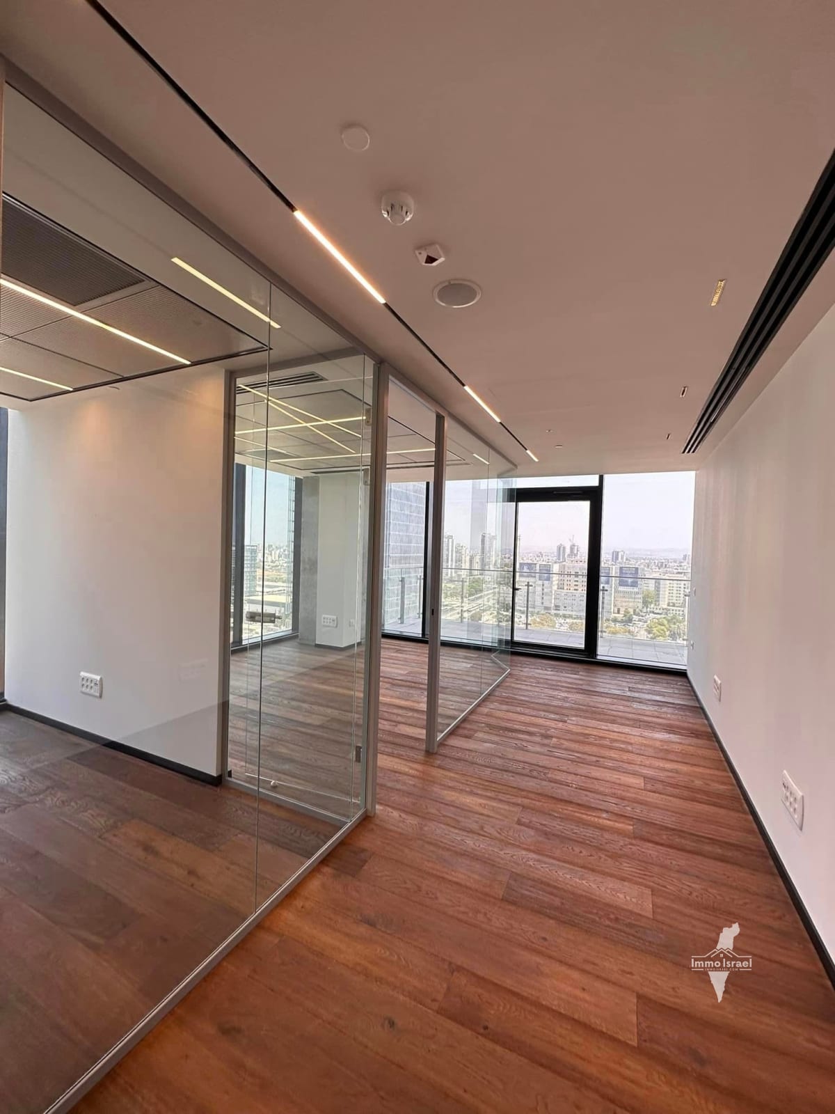 For Rent: Office Space in BSR Towers, Petah Tikva