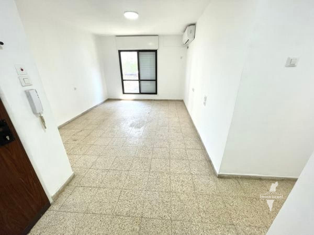 For Rent: 3-Room Apartment in Nir Aviv, Tel Aviv