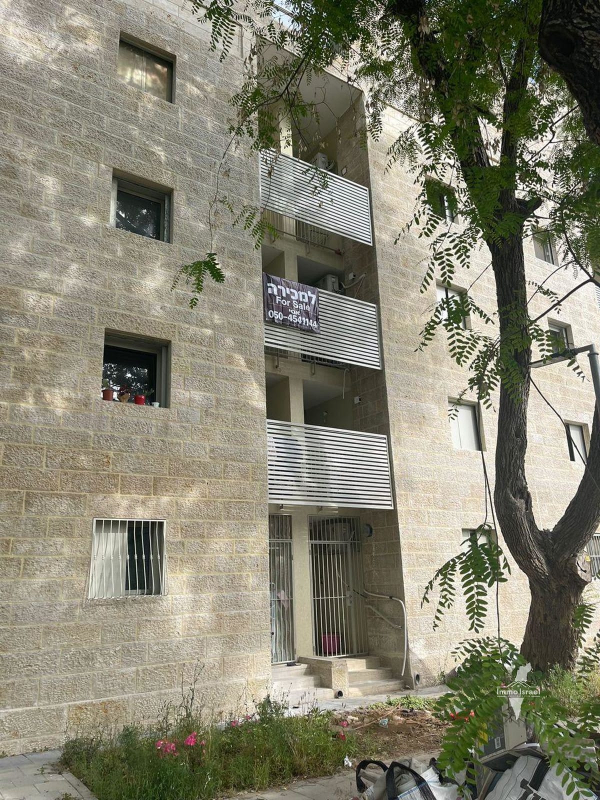 For Sale: 5-Room Apartment on Naftali Street, Jerusalem