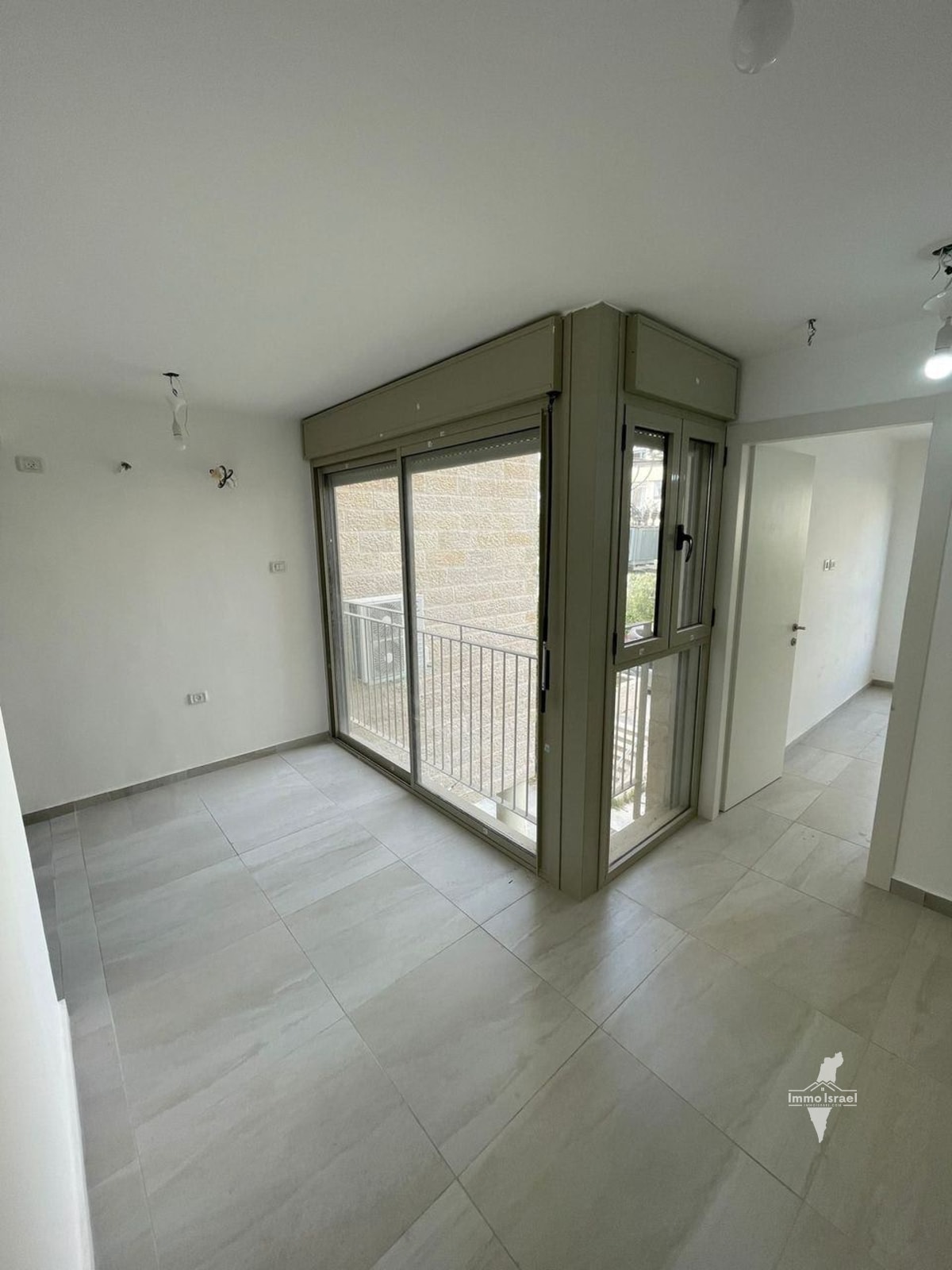 For Sale: 5-Room Apartment on Naftali Street, Jerusalem