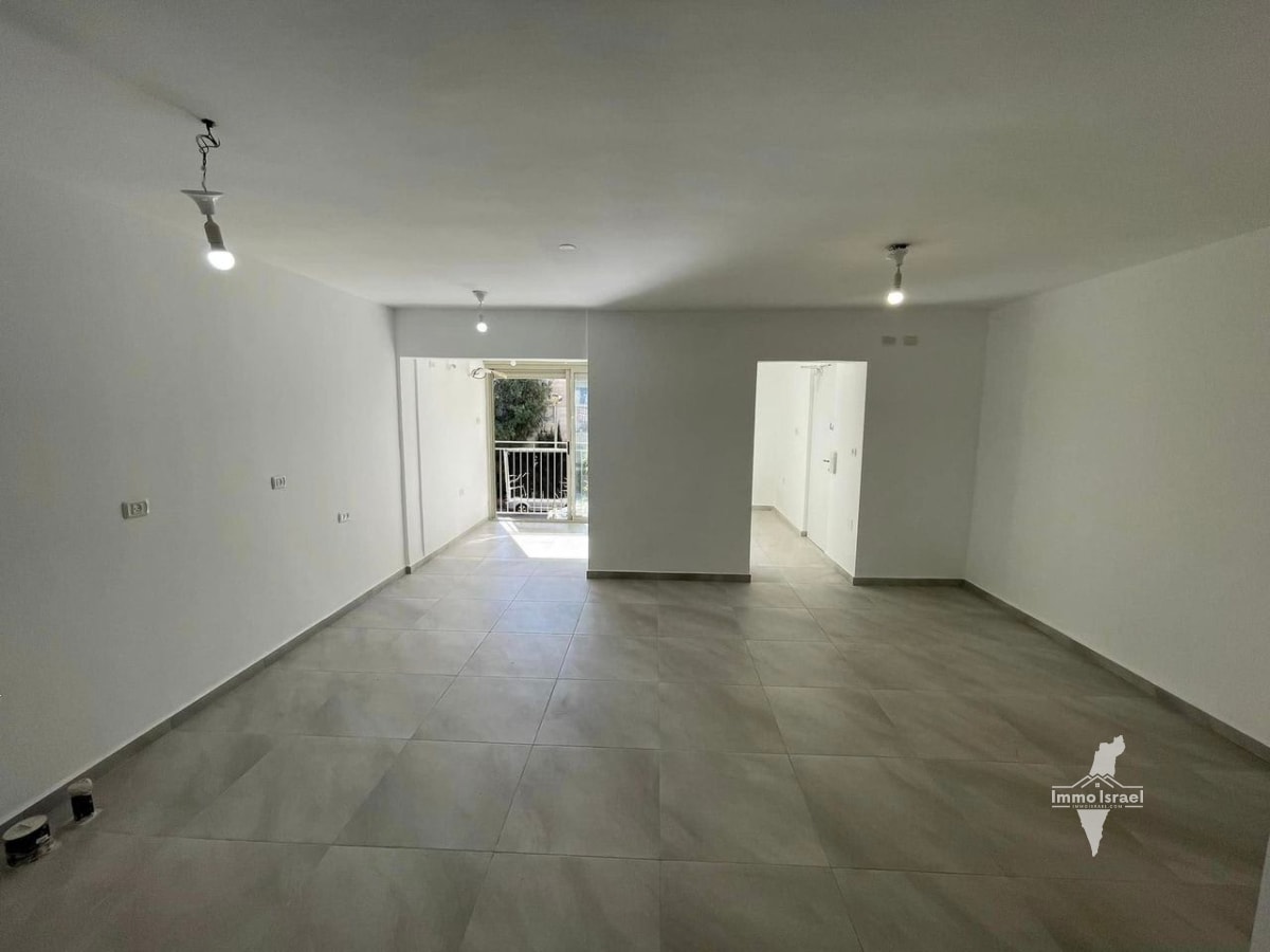 For Sale: 5-Room Apartment on Naftali Street, Jerusalem