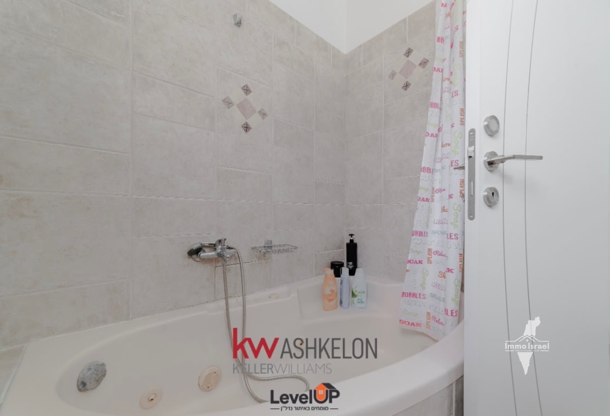 For Sale: 4-Room Garden Apartment in Lakhish Neighborhood, Ashkelon