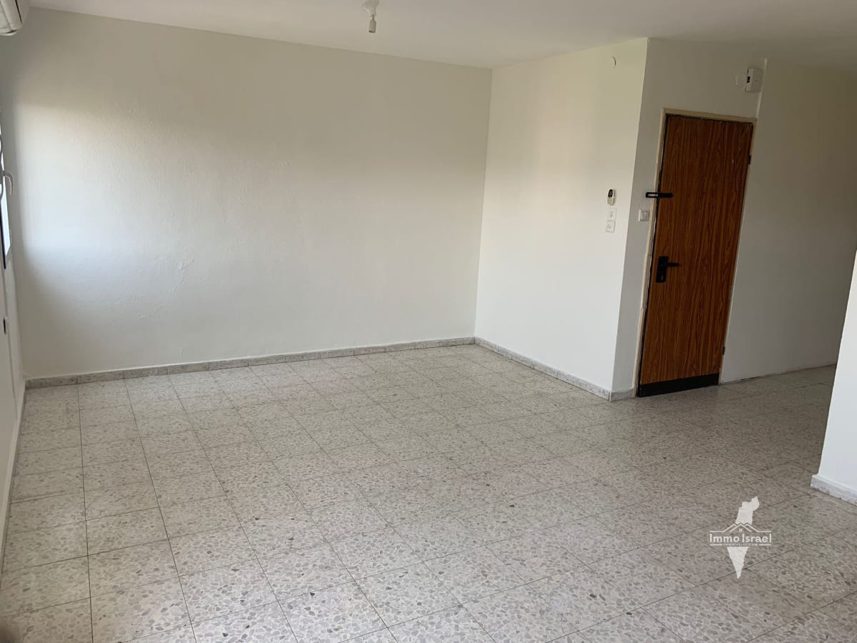 For Rent: 3-Room Apartment on Hose San Martin Street, Jerusalem