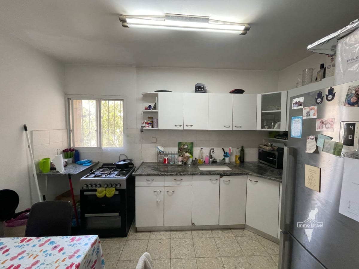 For Sale: 3-Room Apartment on Moshe Gvirtsman Street, Jerusalem