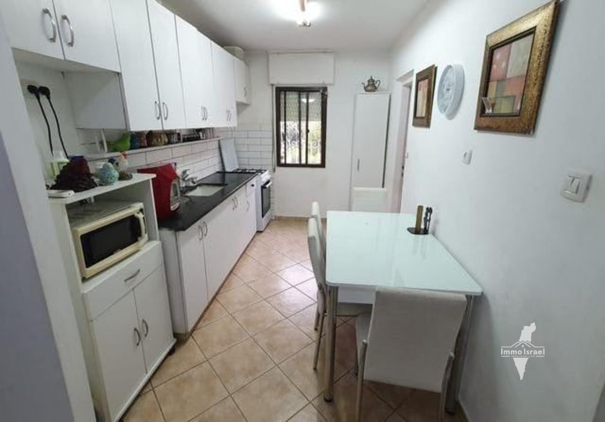 For Sale: 4-Room Apartment in Pisgat Ze'ev, Jerusalem