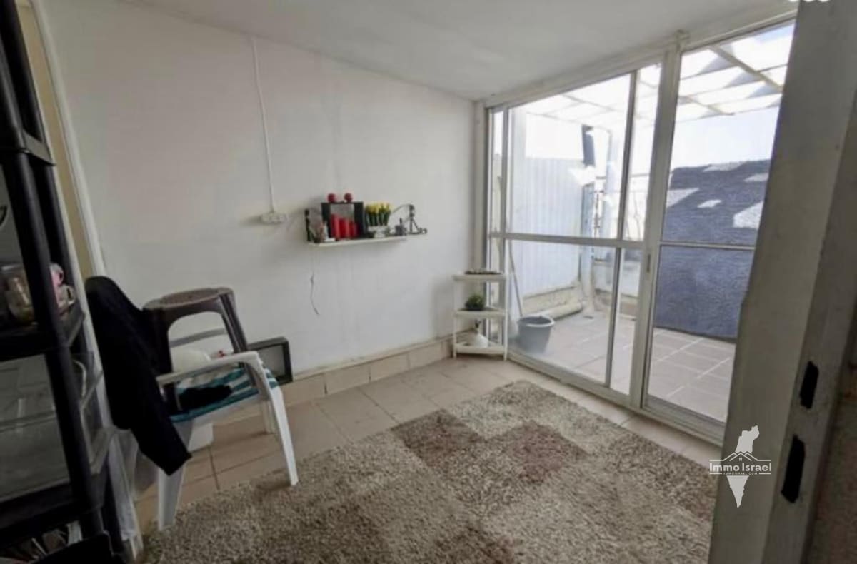 For Sale: 4-Room Duplex on Yitzhak Tunik Street, Jerusalem