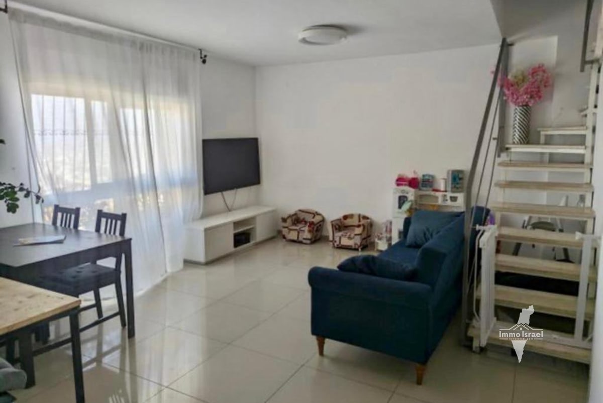 For Sale: 4-Room Duplex on Yitzhak Tunik Street, Jerusalem