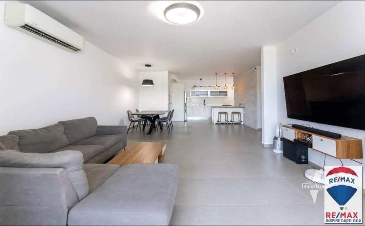 For Sale: 4-Room Apartment in Ramat Verber, Petah Tikva