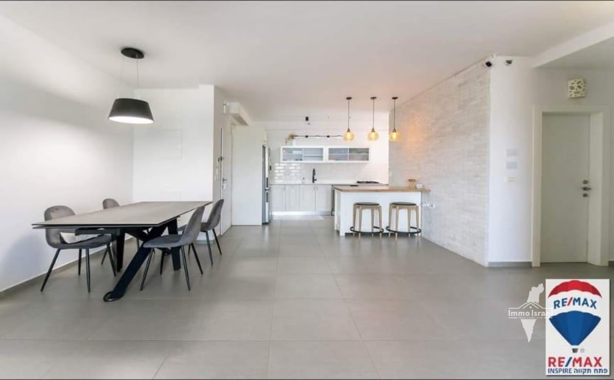 For Sale: 4-Room Apartment in Ramat Verber, Petah Tikva