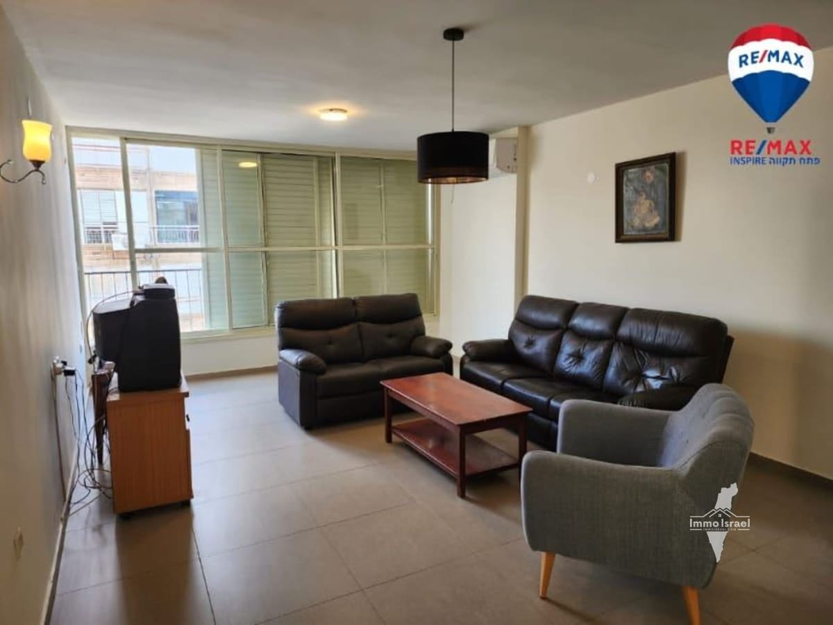 For Sale: 4-Room Apartment in Lev HaMoshava, Petah Tikva