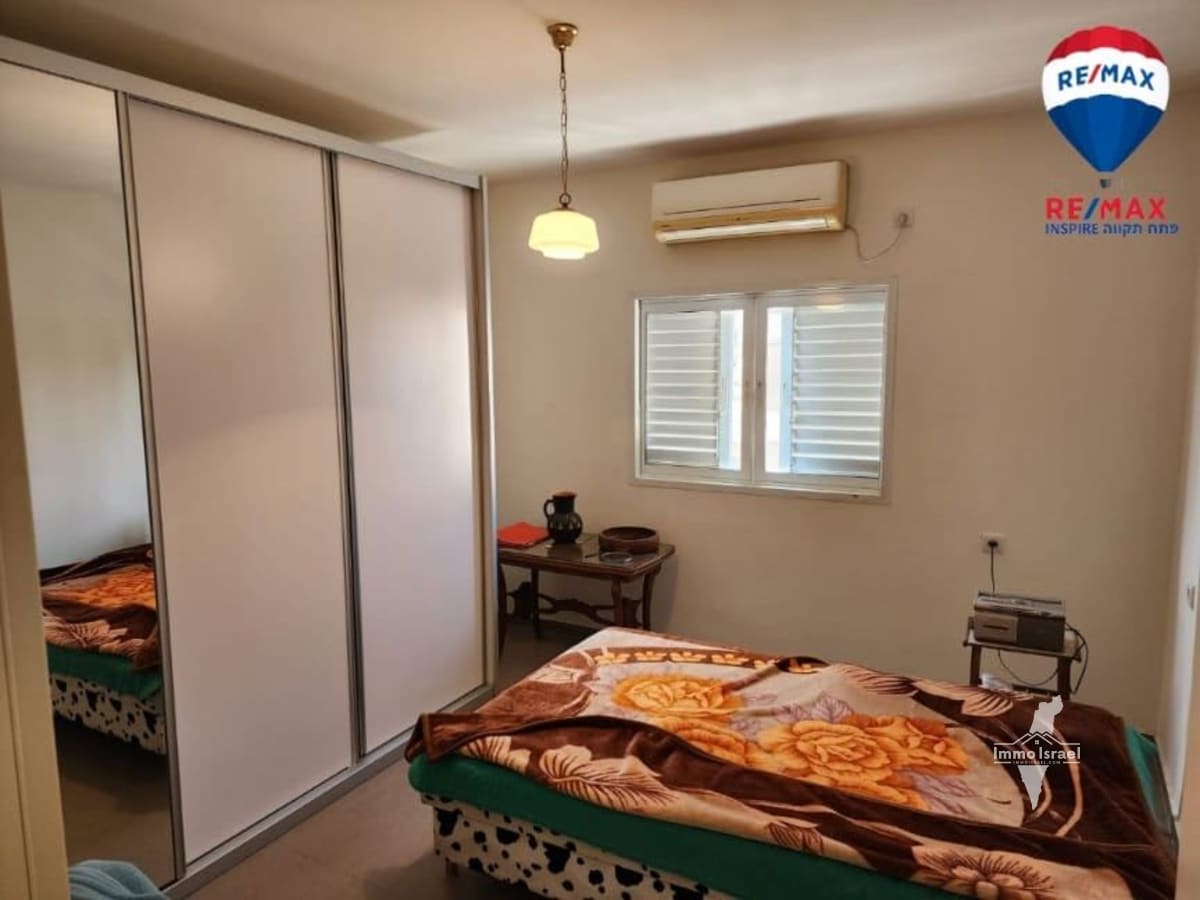 For Sale: 4-Room Apartment in Lev HaMoshava, Petah Tikva