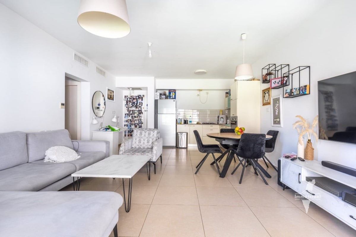 For Sale: 2-Room Garden Apartment on Sderot HaNassi Hashishi, Jerusalem