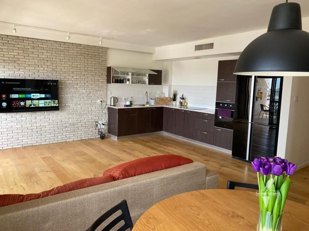 For Sale: 3.5 Apartment on Sderot HaNassi Hashishi, Jerusalem