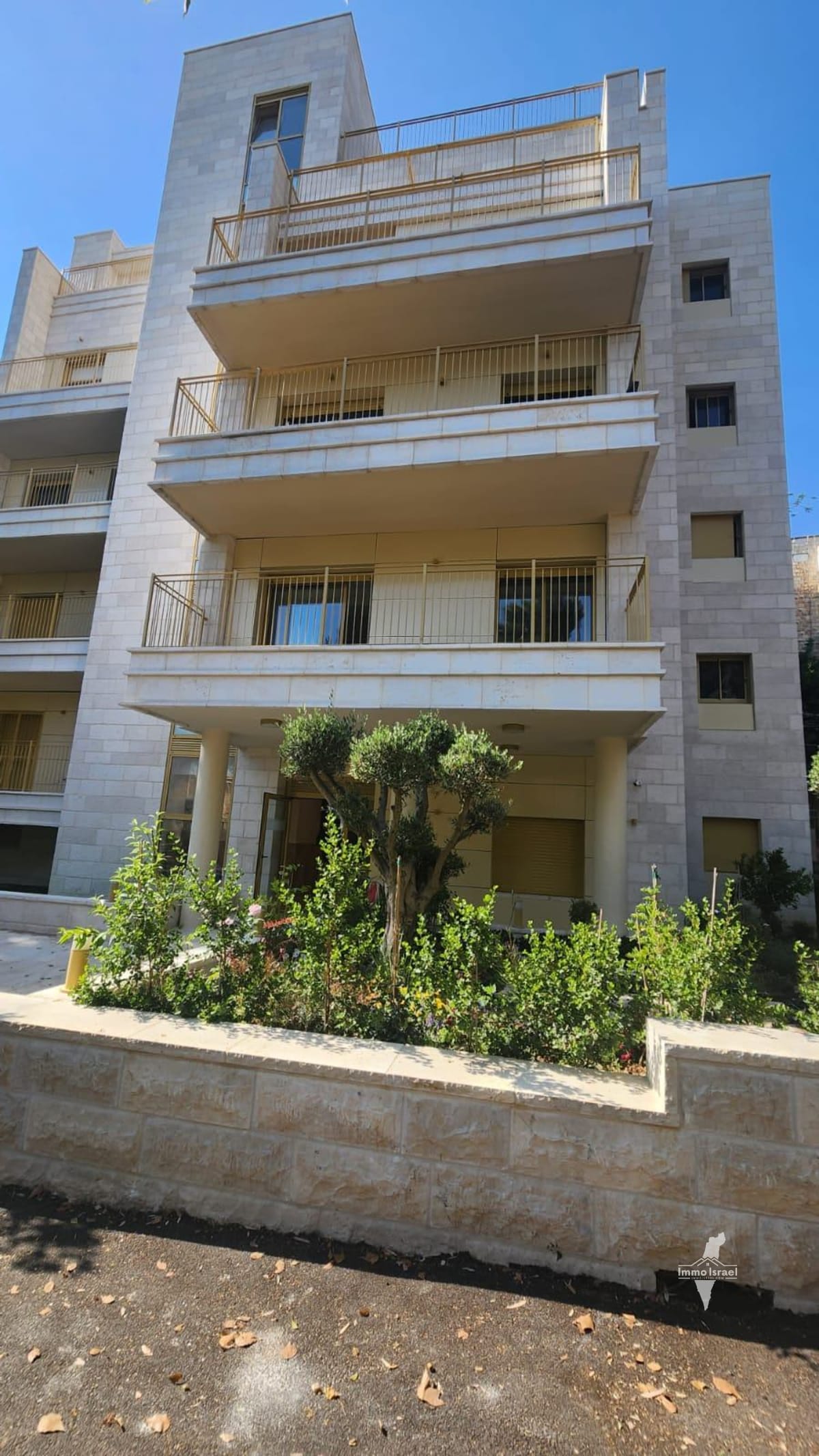 For Sale: 2-Room Apartment on Binyamin mi-Tudela Street, Jerusalem