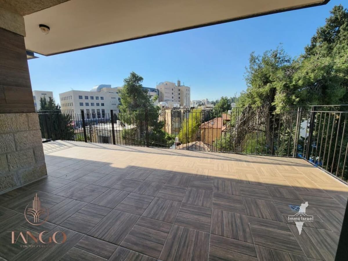 For Sale: 5-Room Apartment on Tirtsa Street, Jerusalem