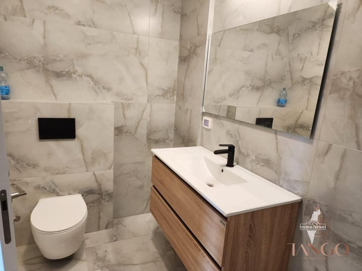 Продается 5-комнатная квартира на улице Тирца, Иерусалим