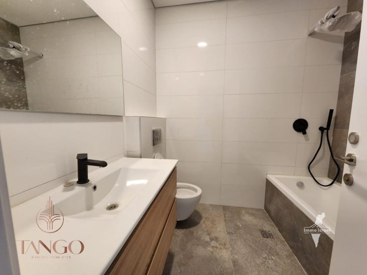 For Sale: 5-Room Apartment on Tirtsa Street, Jerusalem