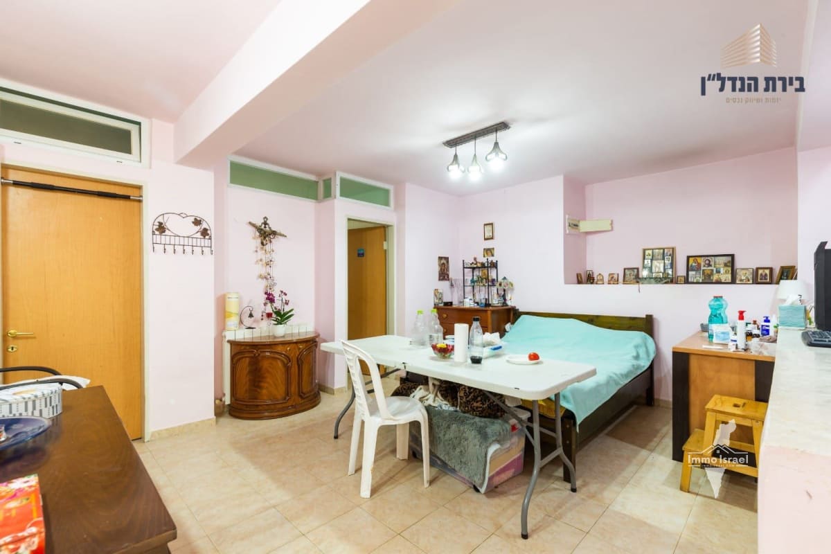 For Sale: 6-Room Triplex in Gilo Neighborhood (Alef), Jerusalem