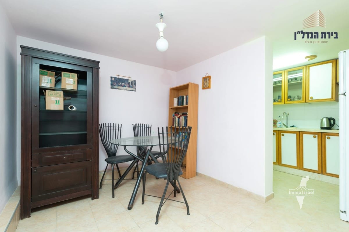 For Sale: 6-Room Triplex in Gilo Neighborhood (Alef), Jerusalem