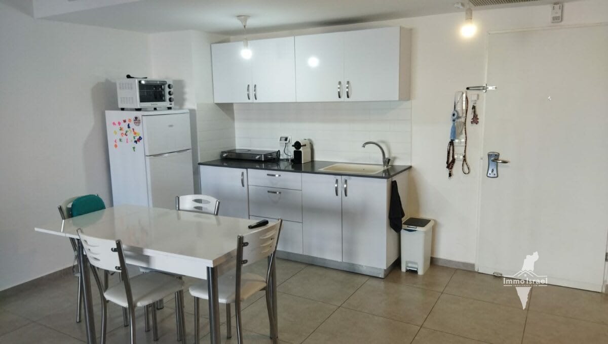 For Sale: 2-Room Apartment on HaYahalom Street, Netanya